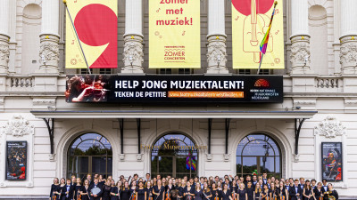 jon concertgebouw banner laatmuzikaaltalentnietstilvallen laat muzikaal talent niet stilvallen petitie,